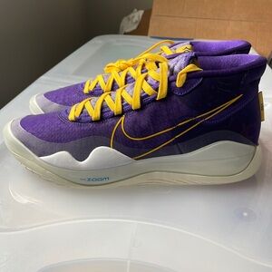 Mens LSU Nike KD Size 11 NEVER WORN